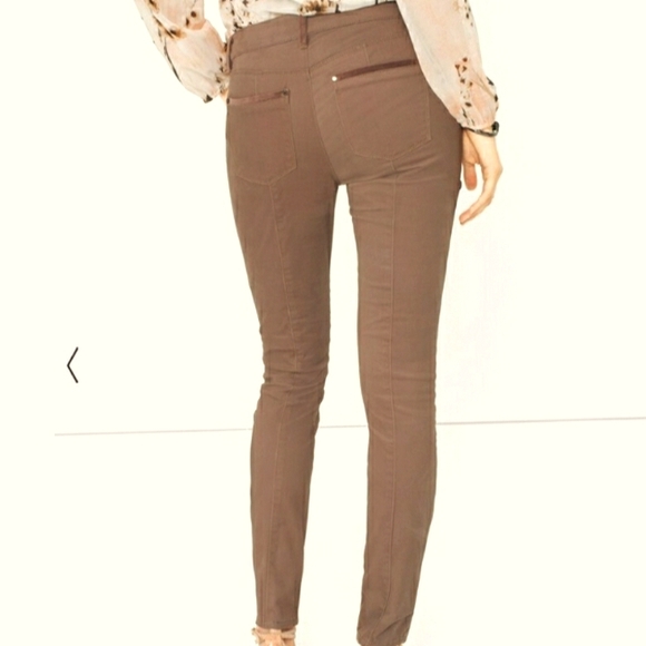 🎁 WHBM Vintage, The Skimmer Jeans. Motto Inspired with Gorgeous Velveteen Trim - Picture 2 of 16